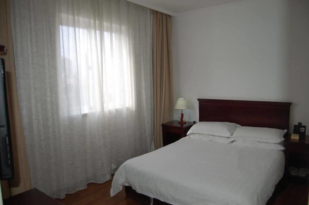 Lakeside Holiday Inn เซี่ยงไฮ้ ภายนอก รูปภาพ