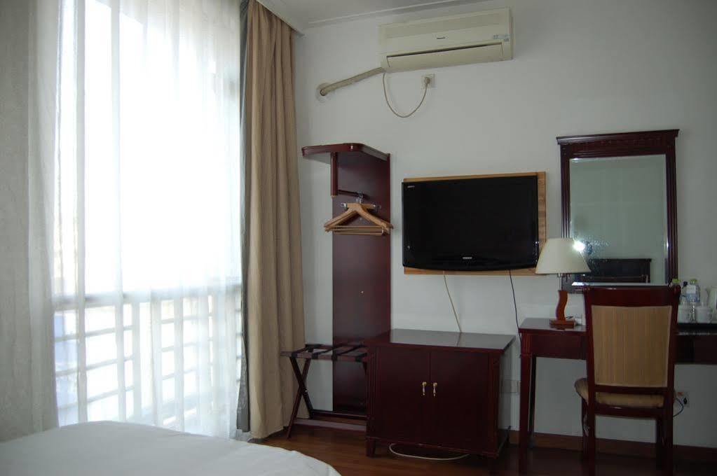Lakeside Holiday Inn เซี่ยงไฮ้ ภายนอก รูปภาพ