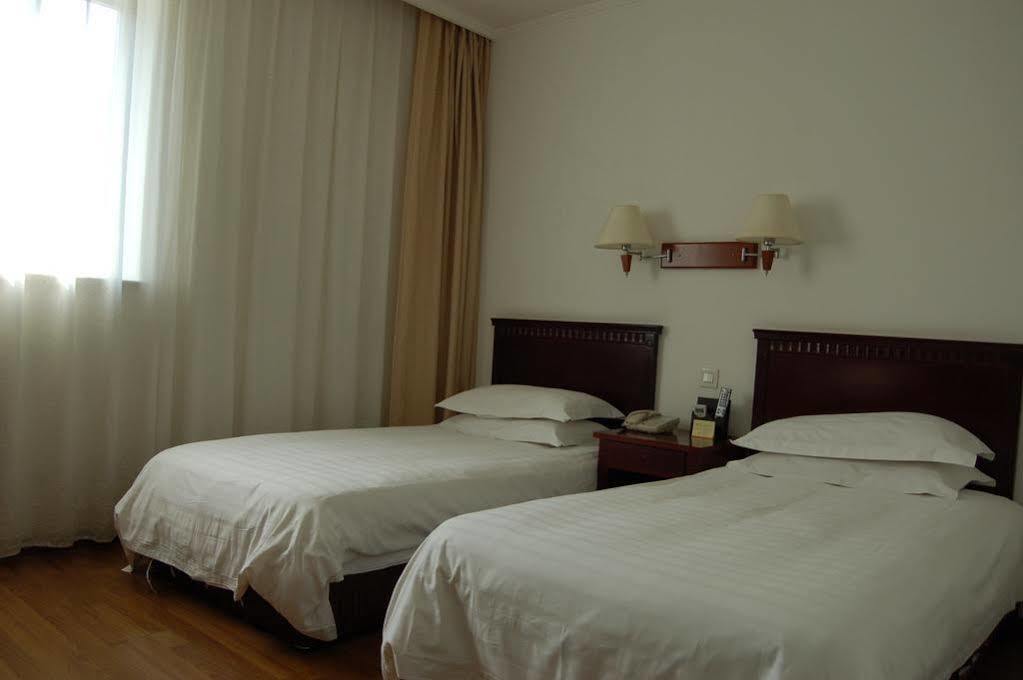 Lakeside Holiday Inn เซี่ยงไฮ้ ภายนอก รูปภาพ